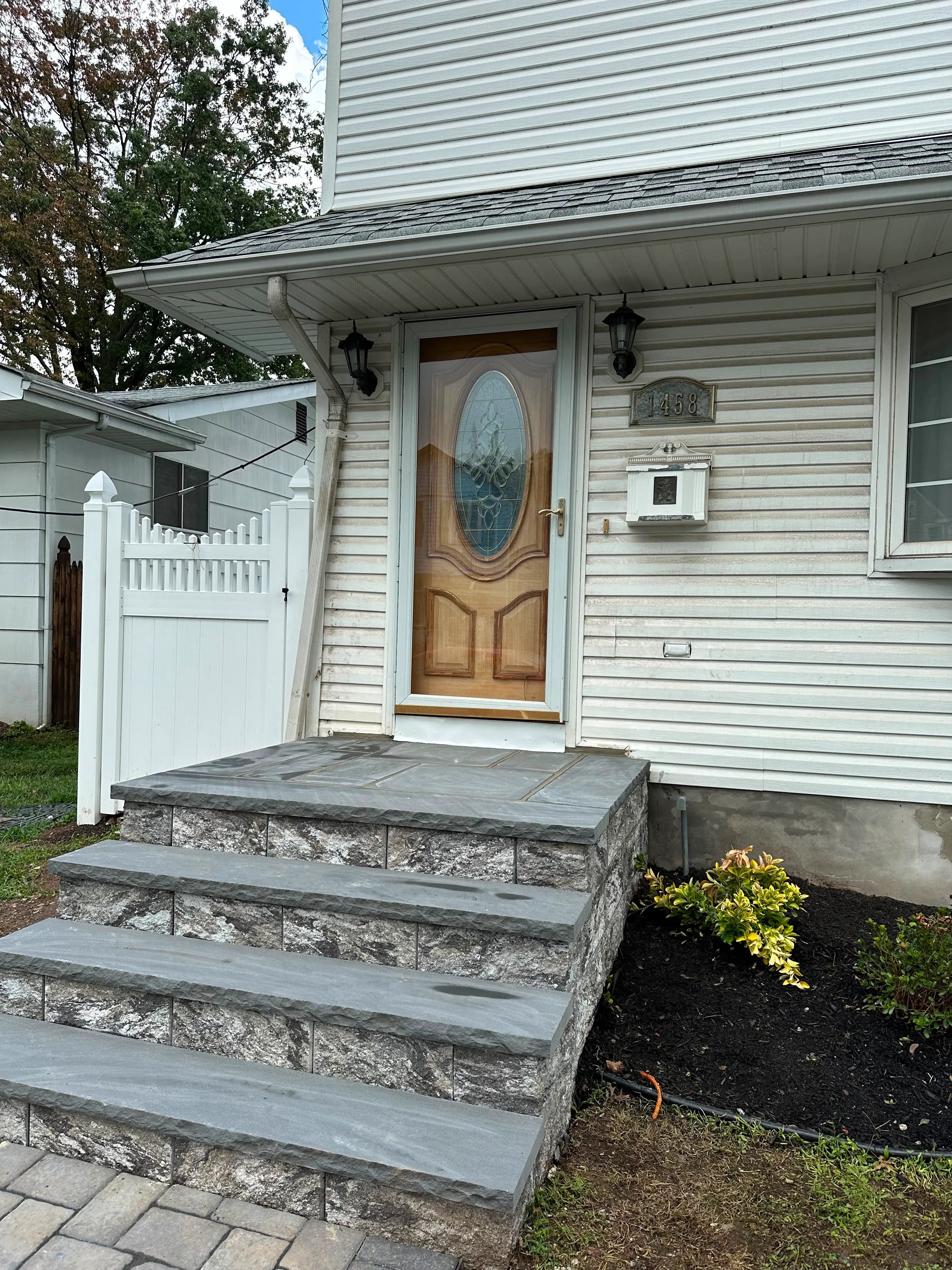 Creative Pro Construction project photo — stairs6 gallery